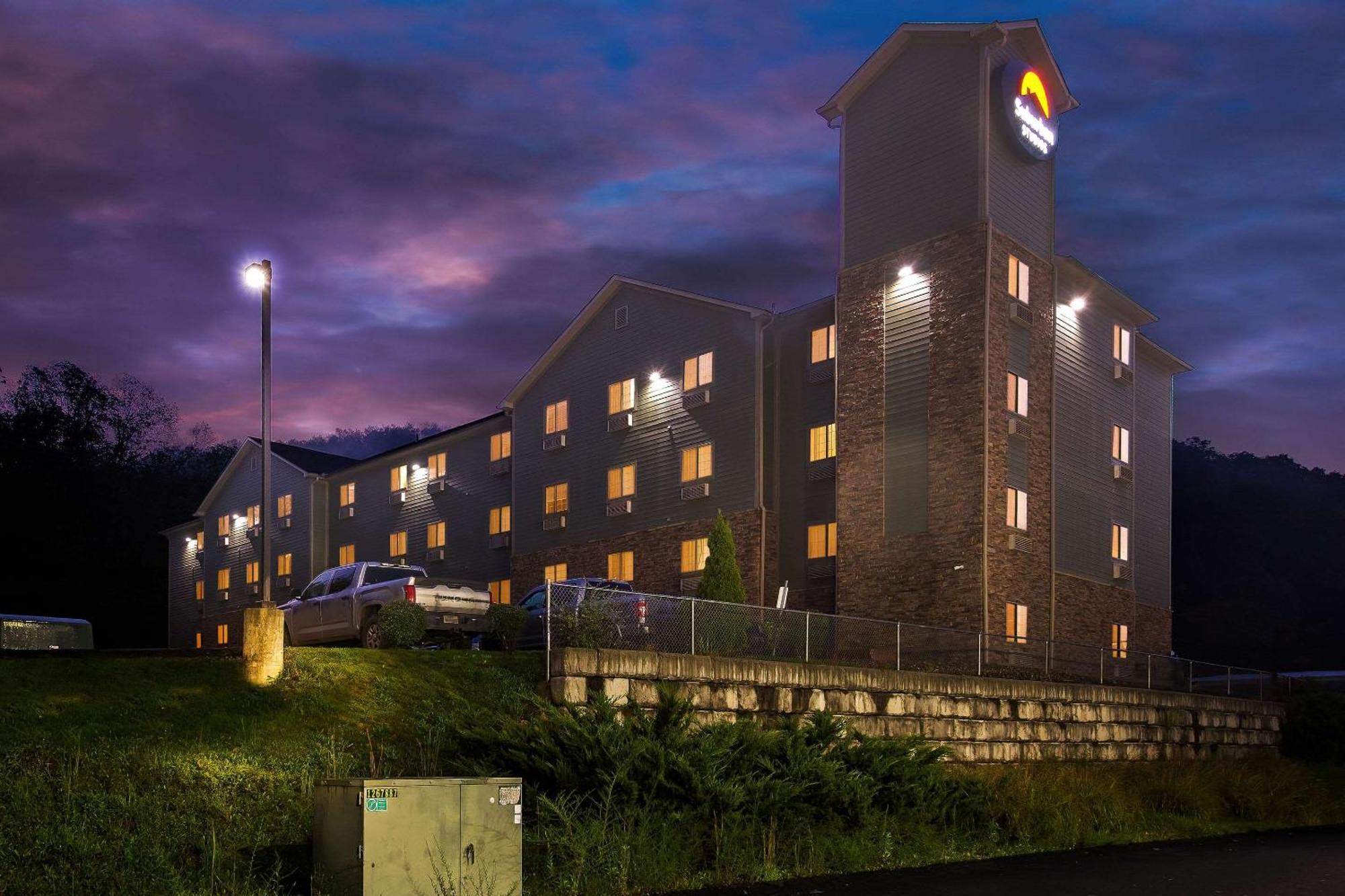 Suburban Studios Morgantown Εξωτερικό φωτογραφία